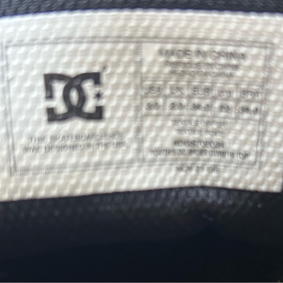 Girls size 3 DC skate shoe cheetah print - Picture 5 of 5